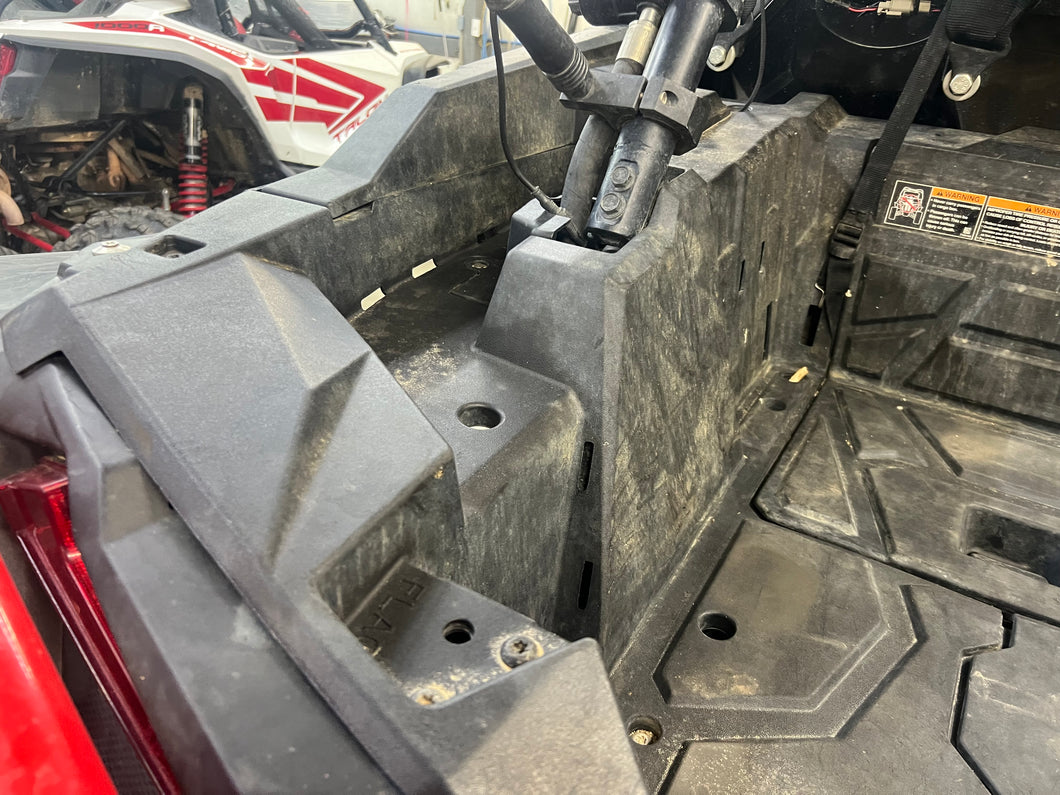 Driver side bed Rzr 1000